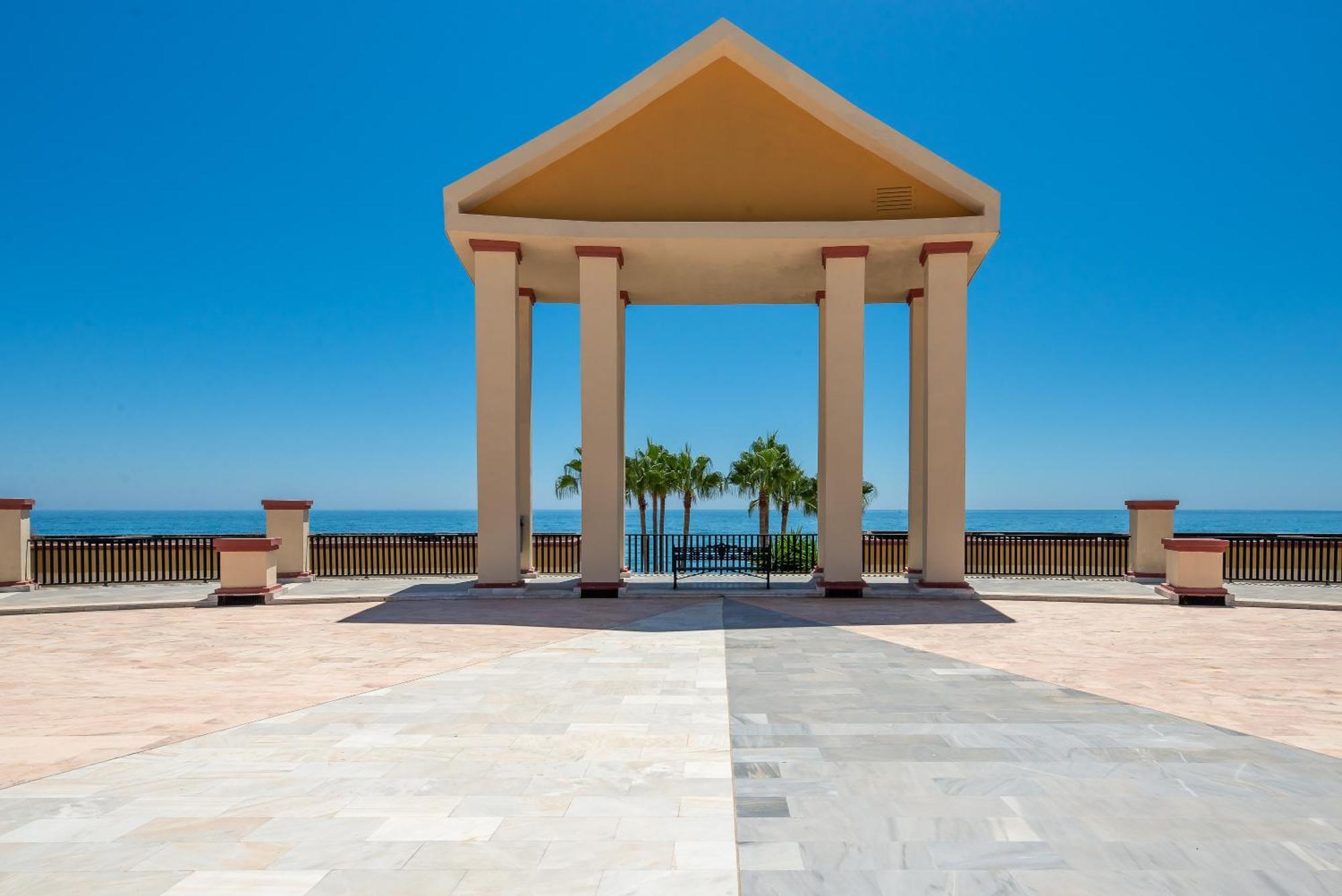 Sea Front Apartamento Marbella