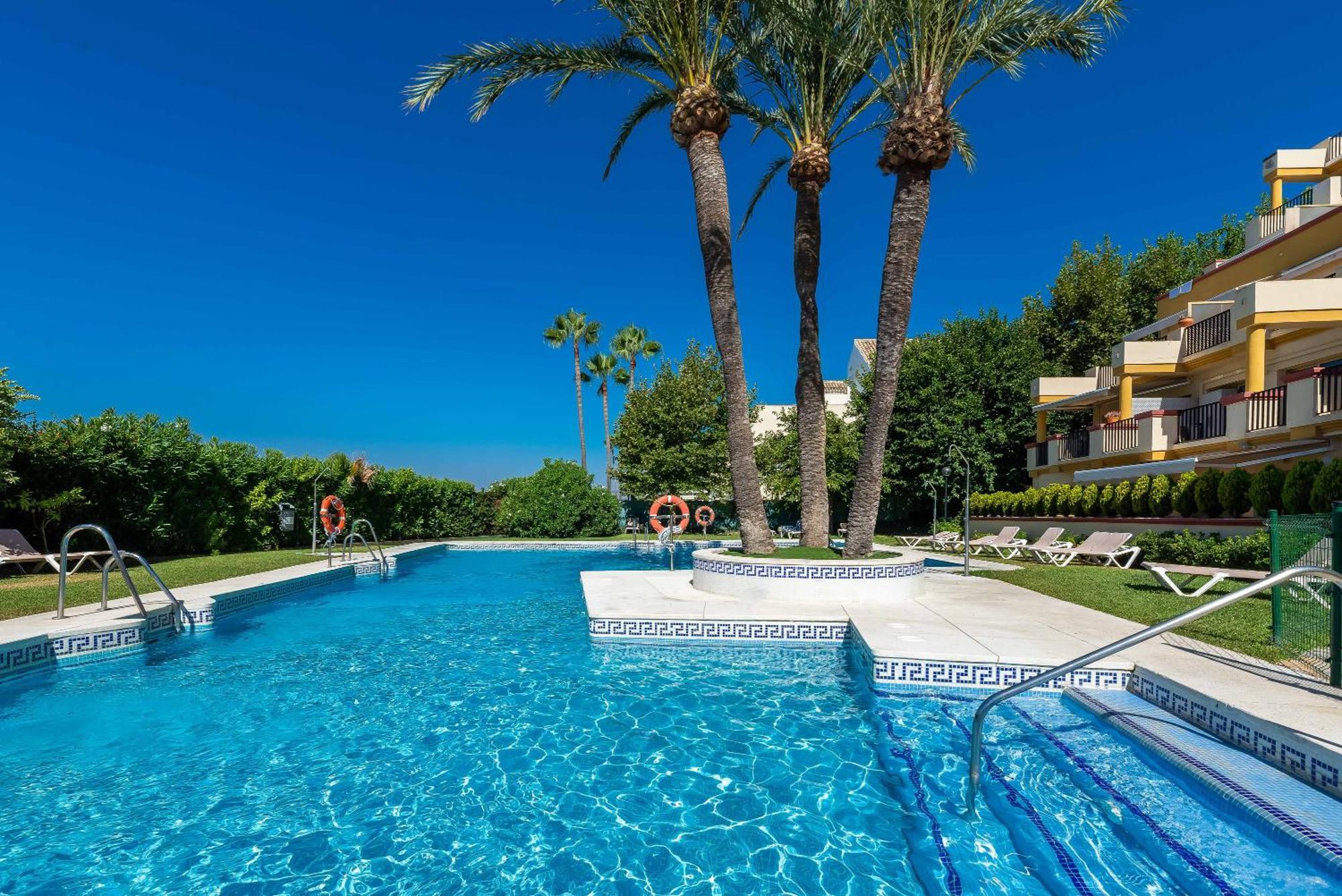 Sea Front Apartamento Marbella